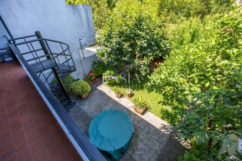 Moradia T4 com Jardim e Garagem na Foz do Douro