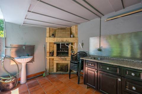 Moradia T4 com Jardim e Garagem na Foz do Douro