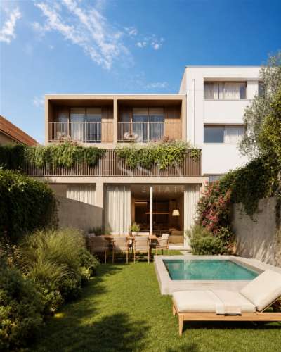 Moradia T4 Triplex com terraço, jardim e piscina no centro de Matosinhos Sul