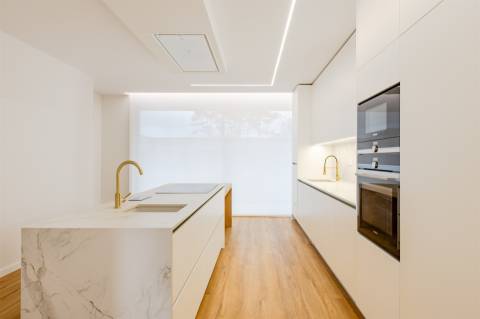 Moradia T4 com Vista Mar e Piscina
