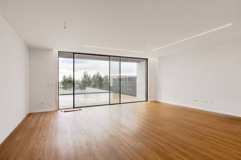 Moradia T4 com Vista Mar e Piscina