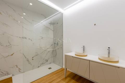 Moradia T4 com Vista Mar e Piscina