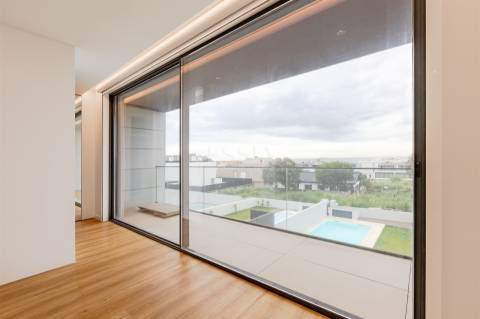 Moradia T4 com Vista Mar e Piscina
