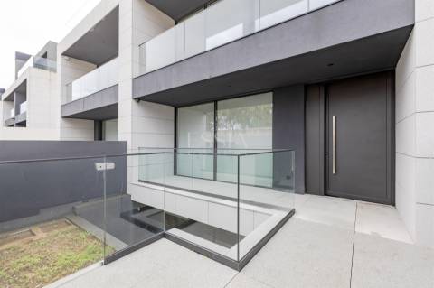 Moradia T4 com Vista Mar e Piscina