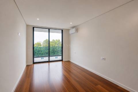 Apartamento T3 com Varanda de 37.6m2 no Varandas do Foco