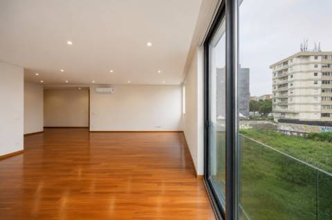 Apartamento T3 com Varanda no Varandas do Foco
