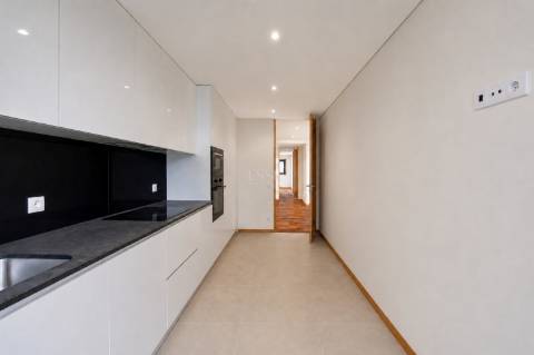 Apartamento T3 com Varanda no Varandas do Foco