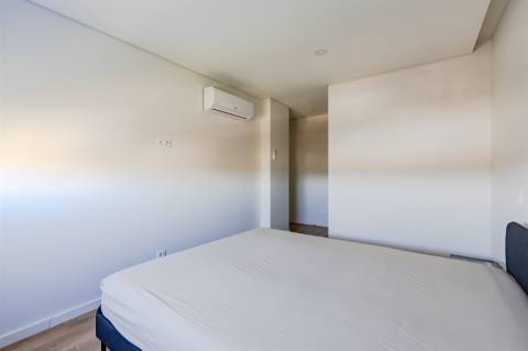 Apartamento T1 com Garagem em Campanhã
