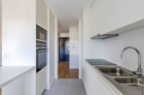Apartamento T1 com Garagem em Campanhã