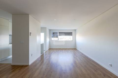 Apartamento T1 com Garagem em Campanhã