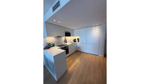 Apartamento T2 com Varanda em Campanhã