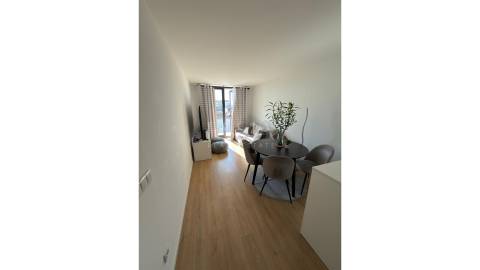 Apartamento T2 com Varanda em Campanhã