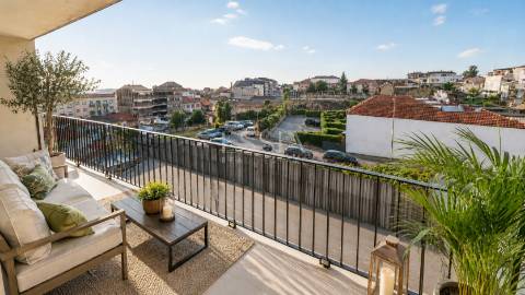 Apartamento T2 com Varanda em Campanhã