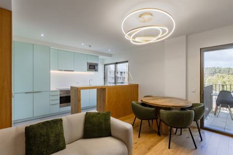 Apartamento T2 com Varanda e Garagem no Antas Atrium
