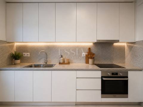 Apartamento T2 Remodelado no Arrábida Place com Garagem