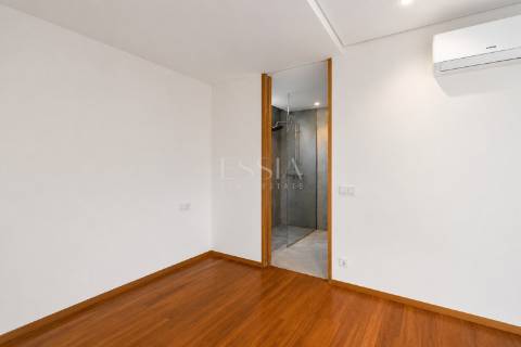 Apartamento T4 com Varanda no Varandas do Foco