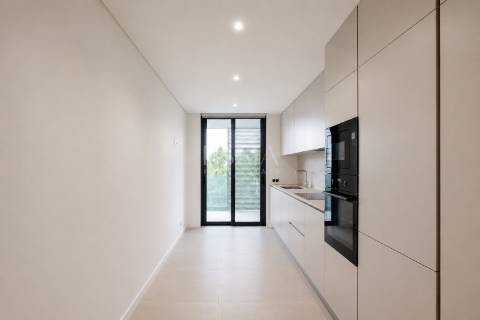 Apartamento T4 com Varanda no Varandas do Foco