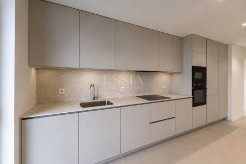 Apartamento T4 com Varanda no Varandas do Foco