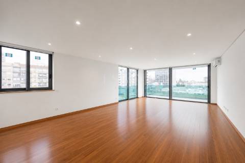 Apartamento T4 com Varanda no Varandas do Foco
