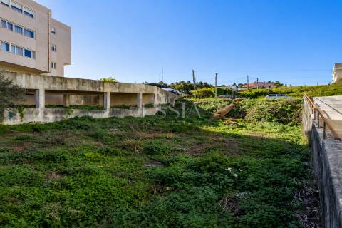 Terreno com PIP Aprovado para Construção em Oliveira do Douro
