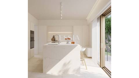 Apartamento T5 Duplex com Jardim no Foz Villas, na Foz do Douro