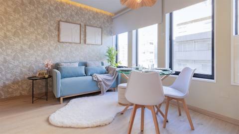 Apartamento T0+1 Remodelado com Licença AL no Porto