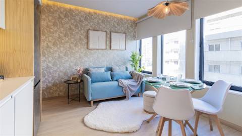 Apartamento T0+1 Remodelado com Licença AL no Porto