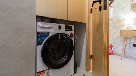 Apartamento T0+1 Remodelado com Licença AL no Porto