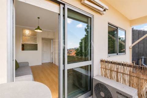 Apartamento T1 com Varanda junto à Praça Velasquez