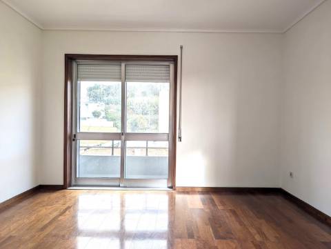 ​Apartamento T3 à Venda em Mafamude - Vila Nova de Gaia