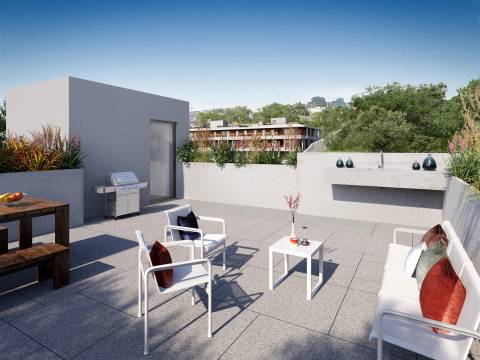 Apartamento T4 com Varanda