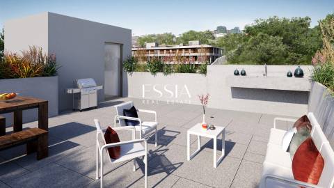 Apartamento T4 com Varanda