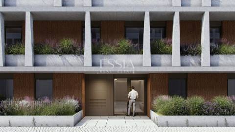 Apartamento T4 com Varanda
