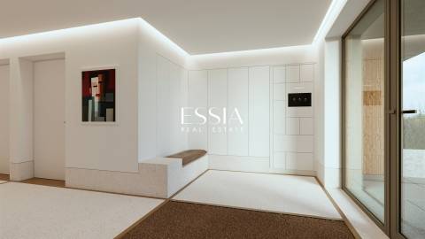 Apartamento T4 com Varanda