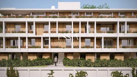 Apartamento T4 com Varanda