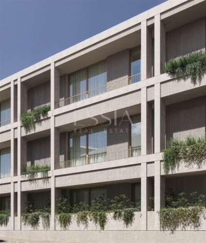 Apartamento T2 com Terraço e Estacionamento Privativo no Pinheiro Manso