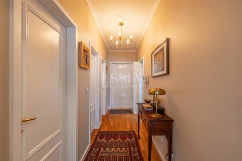 Apartamento T3 Duplex Remodelado na Foz do Douro