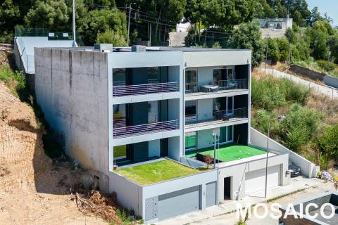 Moradia Geminada T6 TRIPLEX Venda em Gondomar (São Cosme), Valbom e Jovim,Gondomar