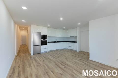 Moradia Geminada T6 TRIPLEX Venda em Gondomar (São Cosme), Valbom e Jovim,Gondomar