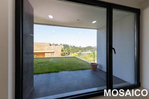 Moradia Geminada T6 TRIPLEX Venda em Gondomar (São Cosme), Valbom e Jovim,Gondomar