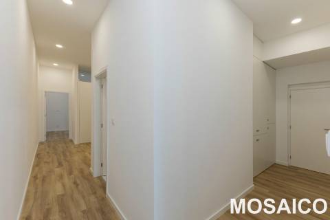 Moradia Geminada T6 TRIPLEX Venda em Gondomar (São Cosme), Valbom e Jovim,Gondomar