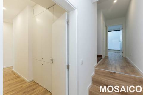 Moradia Geminada T6 TRIPLEX Venda em Gondomar (São Cosme), Valbom e Jovim,Gondomar