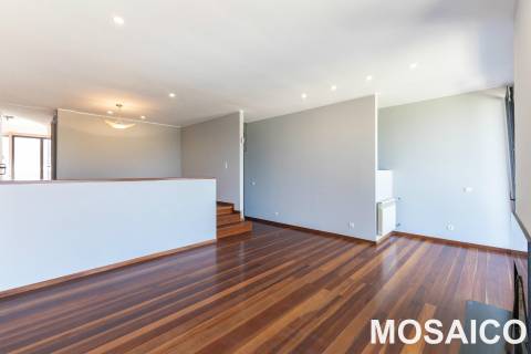 Moradia Geminada T6 TRIPLEX Venda em Gondomar (São Cosme), Valbom e Jovim,Gondomar