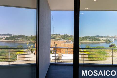 Moradia Geminada T6 TRIPLEX Venda em Gondomar (São Cosme), Valbom e Jovim,Gondomar