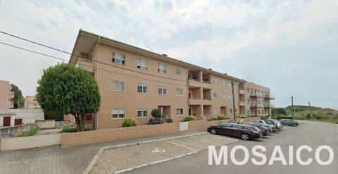 T1 Miramar, próximo à Avª Vasco da Gama (Farmácia Miramar), Garagem BOX p/1 viatura +arrumos