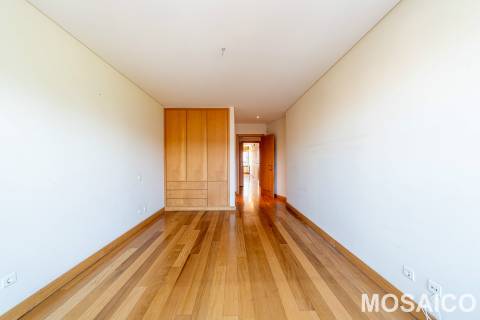 Apartamento T4 Venda em Ramalde,Porto