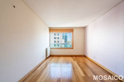 Apartamento T4 Venda em Ramalde,Porto
