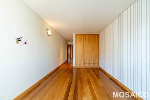 Apartamento T4 Venda em Ramalde,Porto