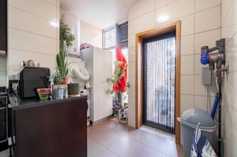 T2 MAFAMUDE (Quinta das Rosas Vilar Paraíso, VNGaia) c/ terraço, garagem fechada BOX