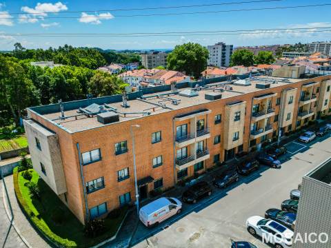 T2 MAFAMUDE (Quinta das Rosas Vilar Paraíso, VNGaia) c/ terraço, garagem fechada BOX